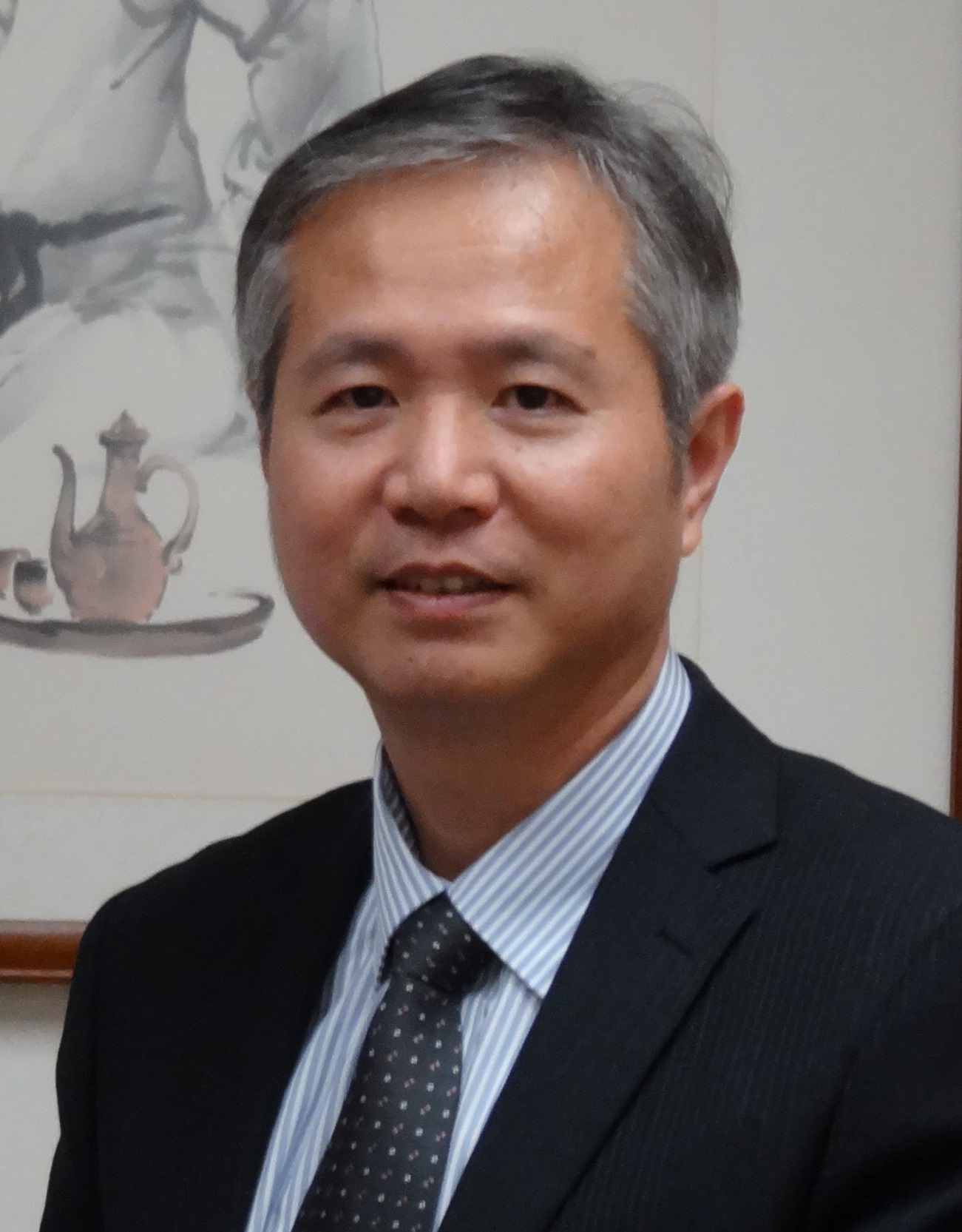 Stephen J H Yang