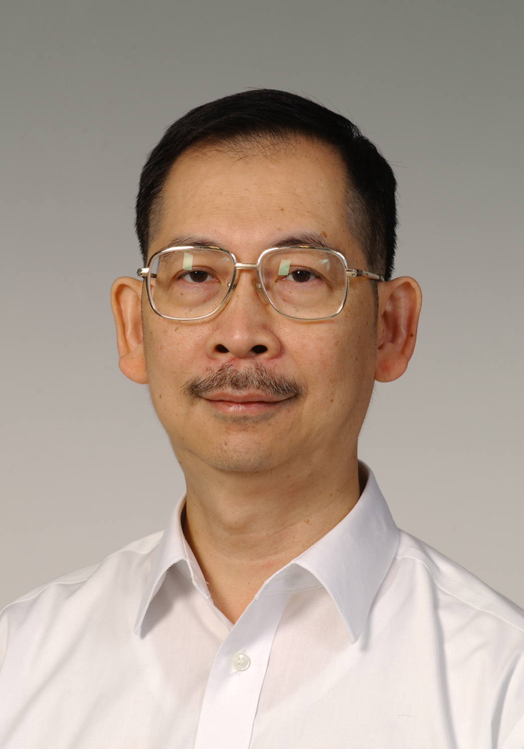 Kwing L. Chan