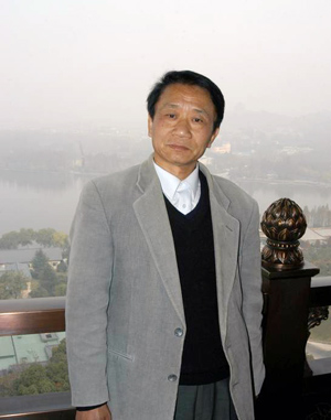 Yiben Xia